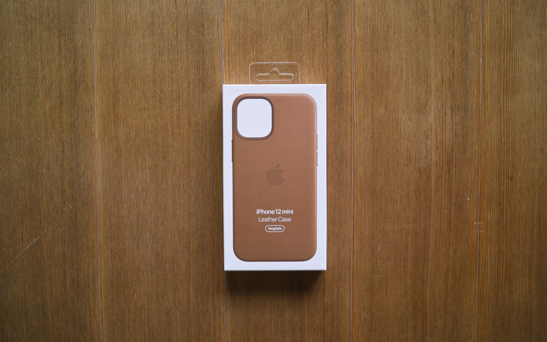 iPhone 12 mini用の純正レザーケースのサドルブラウンを購入（半額）