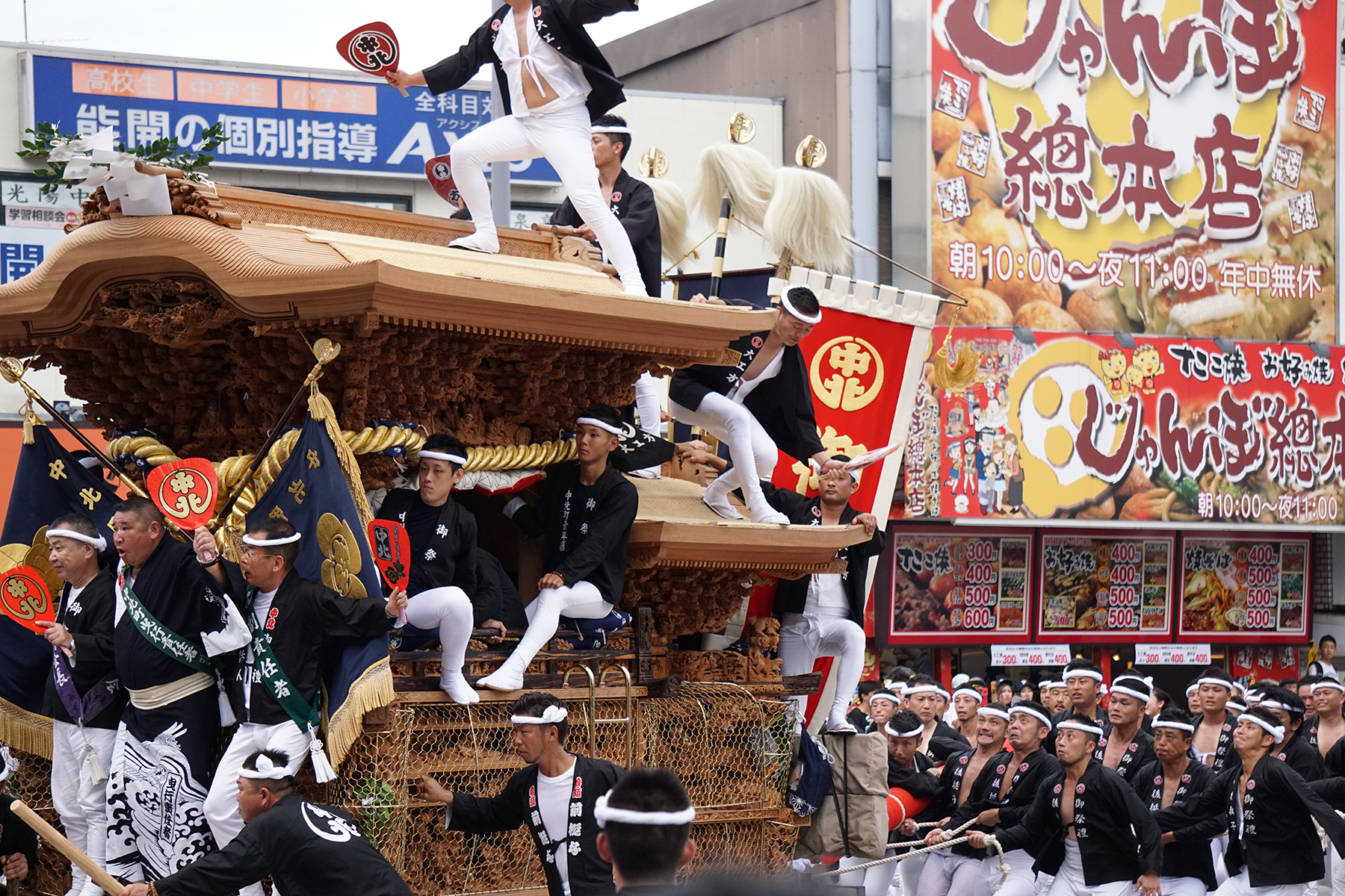 中北町だんじり | 岸和田駅前通商店街