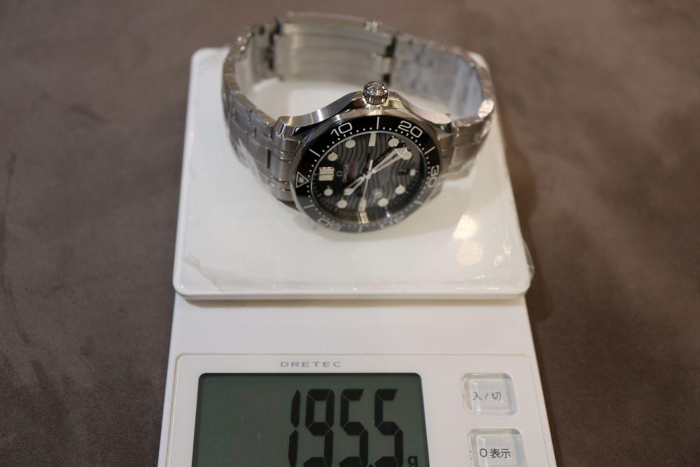 オメガ】シーマスターの評価は？ダイバー300Mレビュー_特徴や重さ厚み