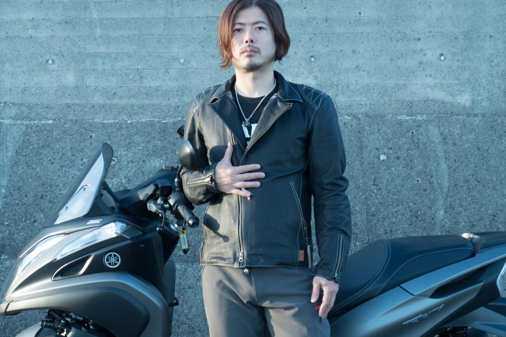 クシタニとカドヤのレザージャケットのサイズ感の違いって