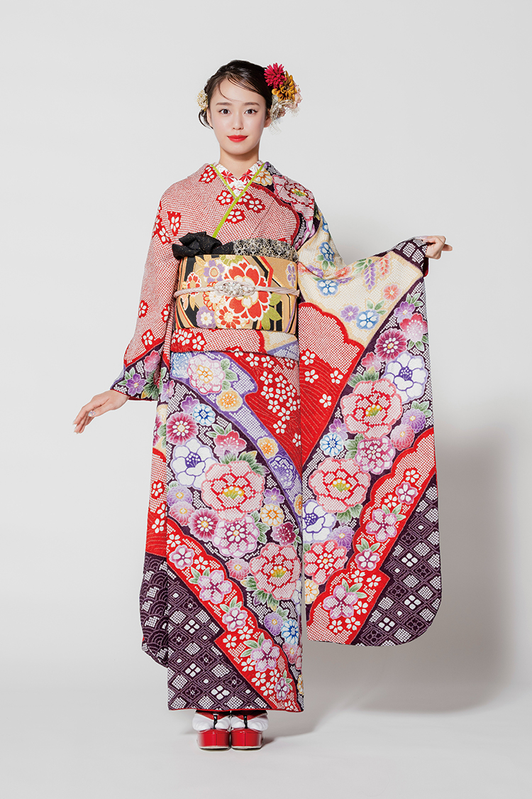 No.289 【新品振袖/総絞り】【赤】王道の赤色に咲き誇る花々が