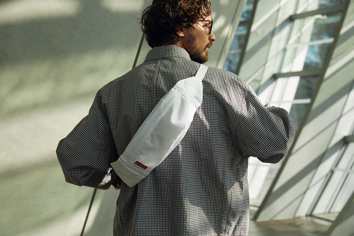 Samsonite Red , The bag is always by someone's side. | feature