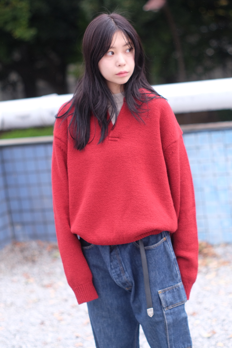 こっくり赤いクレプスキュールのニットで、日本の冬を越しましょう