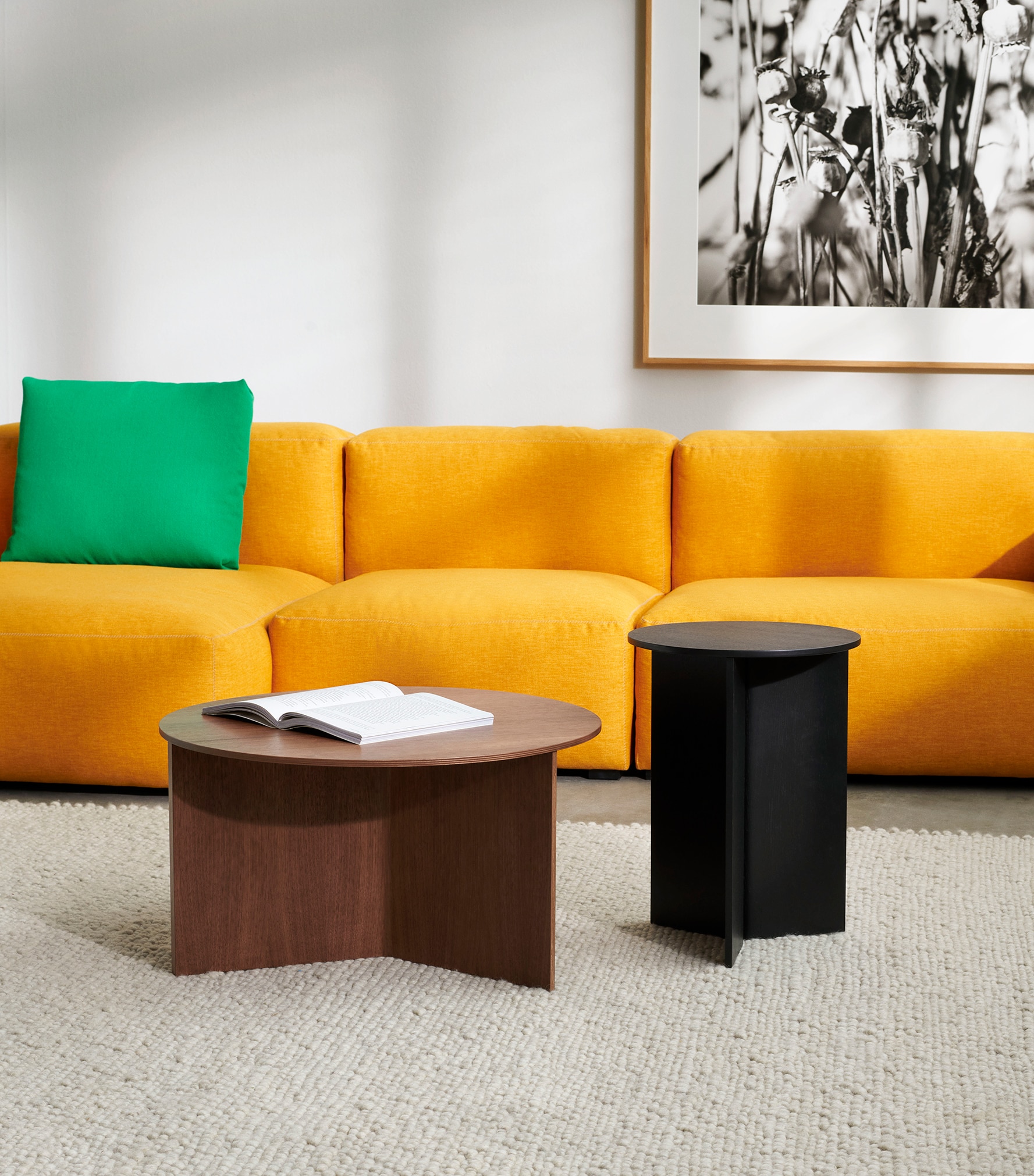 SLIT TABLE WOOD HIGH / Φ35 x H47 - テーブル | 【公式】HAY