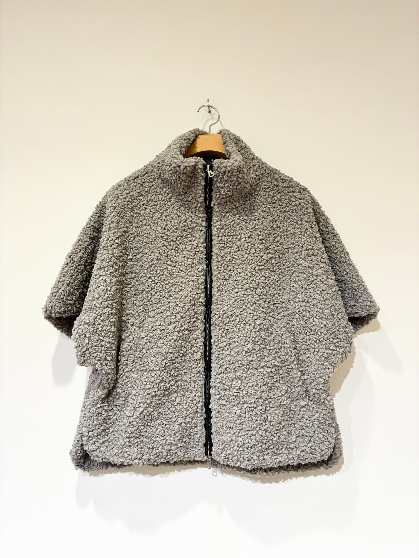 three dots - 【ミリー】プードルボア ポンチョ / ベスト / グレー