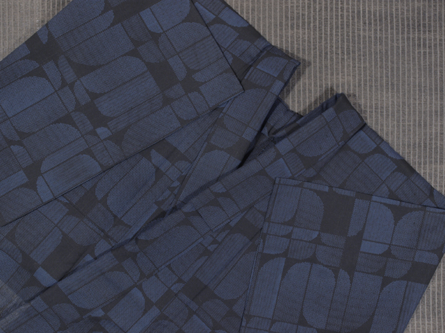 帯のアトリエ花邑 hanamura 銀座店 「鉄紺色地 幾何学文 夏大島紬 紗紬