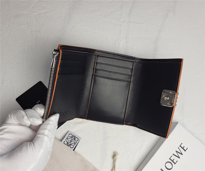 ロエベ 三 つ折り 財布 loewe 財布 革 ブランド コンパクト ウォレット