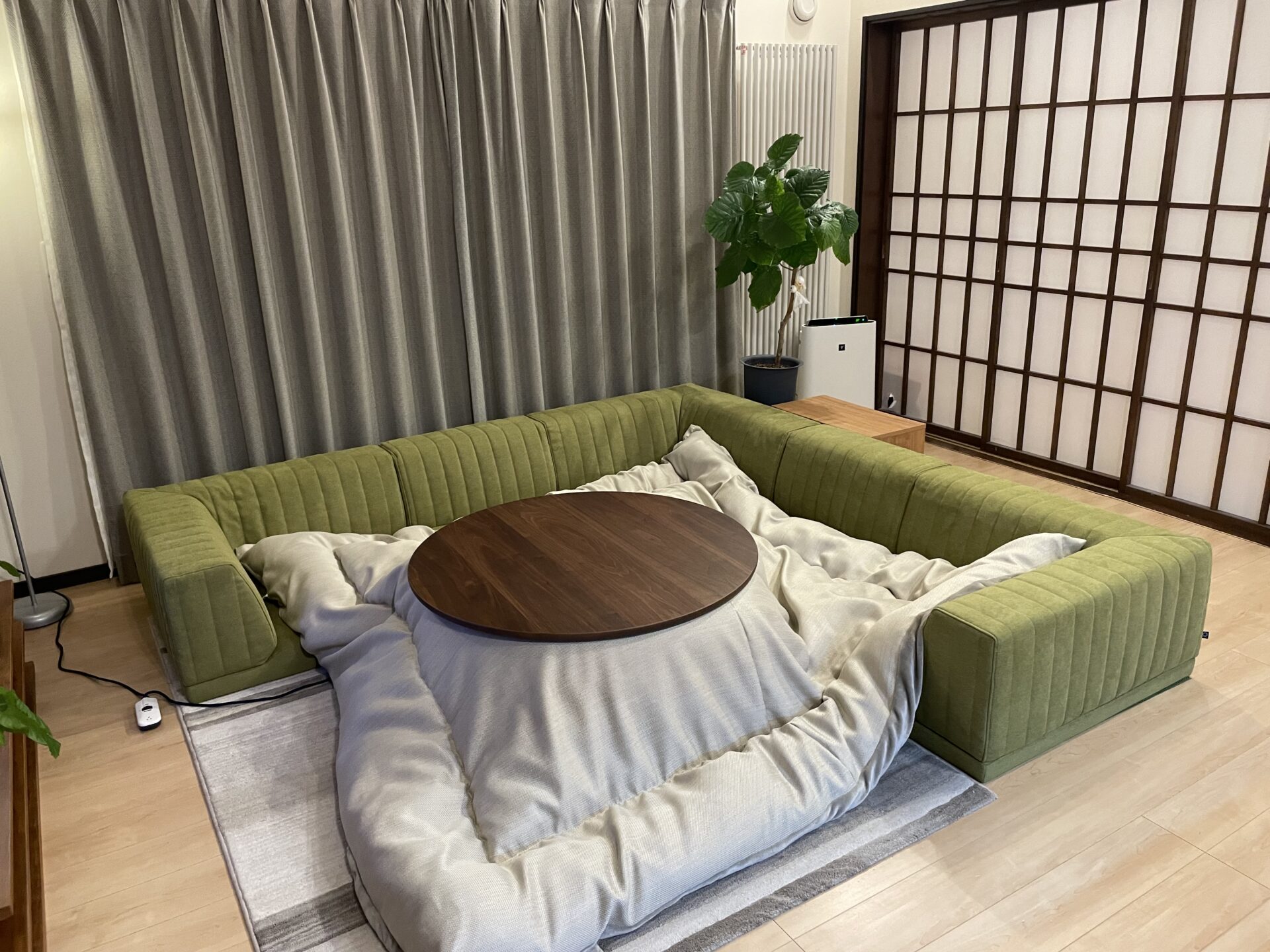 こたつや和室、畳にも合わせやすいローソファー「PICASSO SOFA」の商品