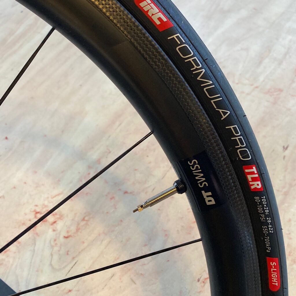IRC FORMULA PRO TLR 28C 2本セット IRC FORMULA PRO TUBELESS X-Guard