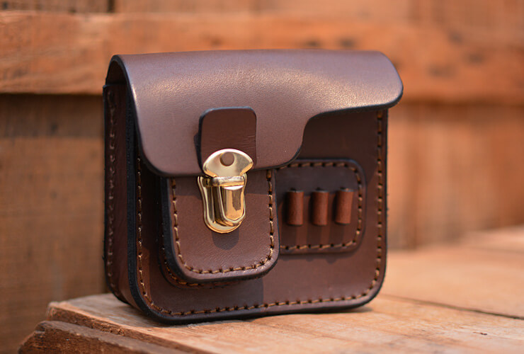 ゴルフのラウンドポーチ、ベルトポーチをハードレザーで作りました