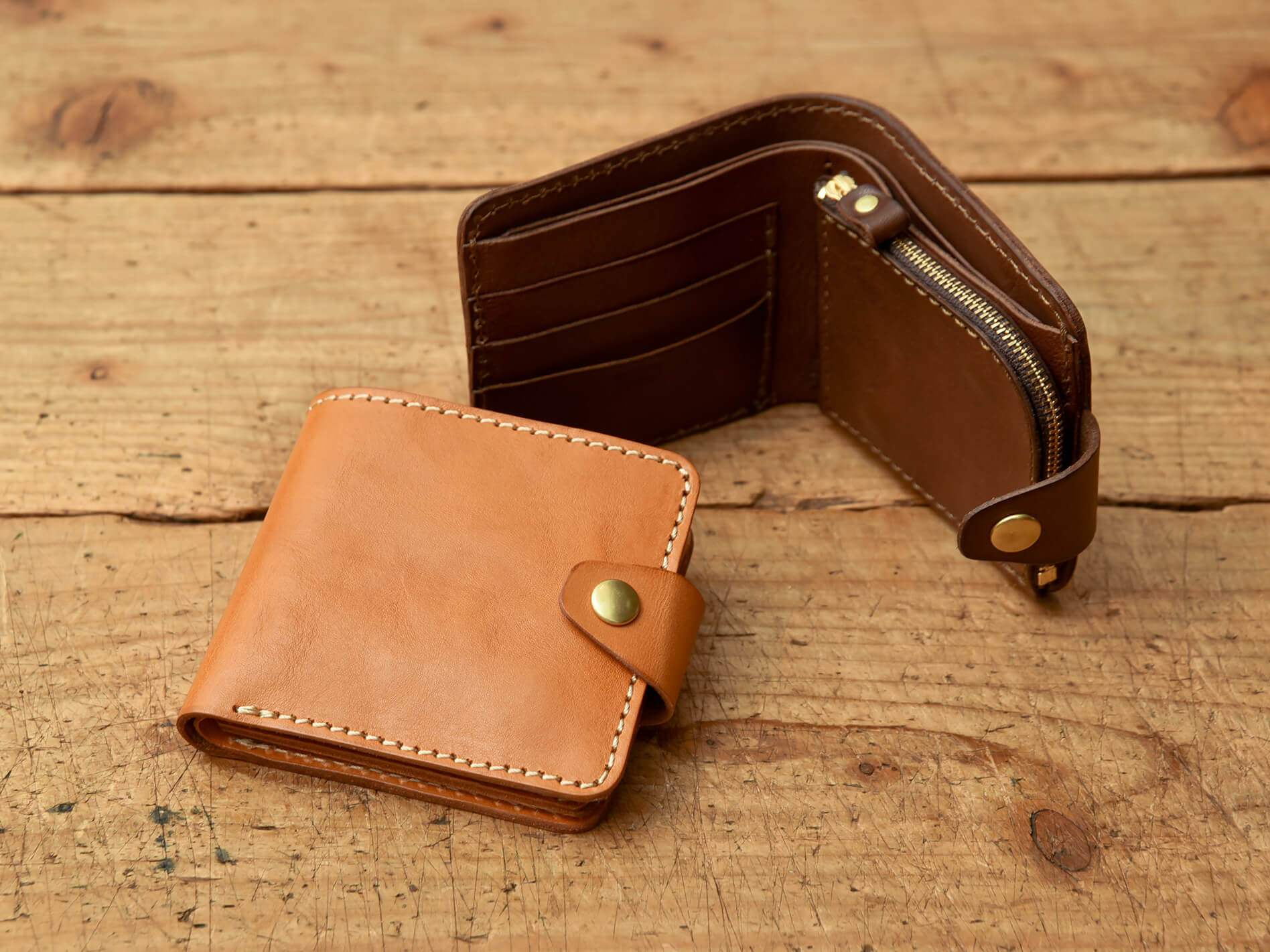 コインケースが脱着できるユニークな二つ折り財布 / 革鞄のHERZ(ヘルツ