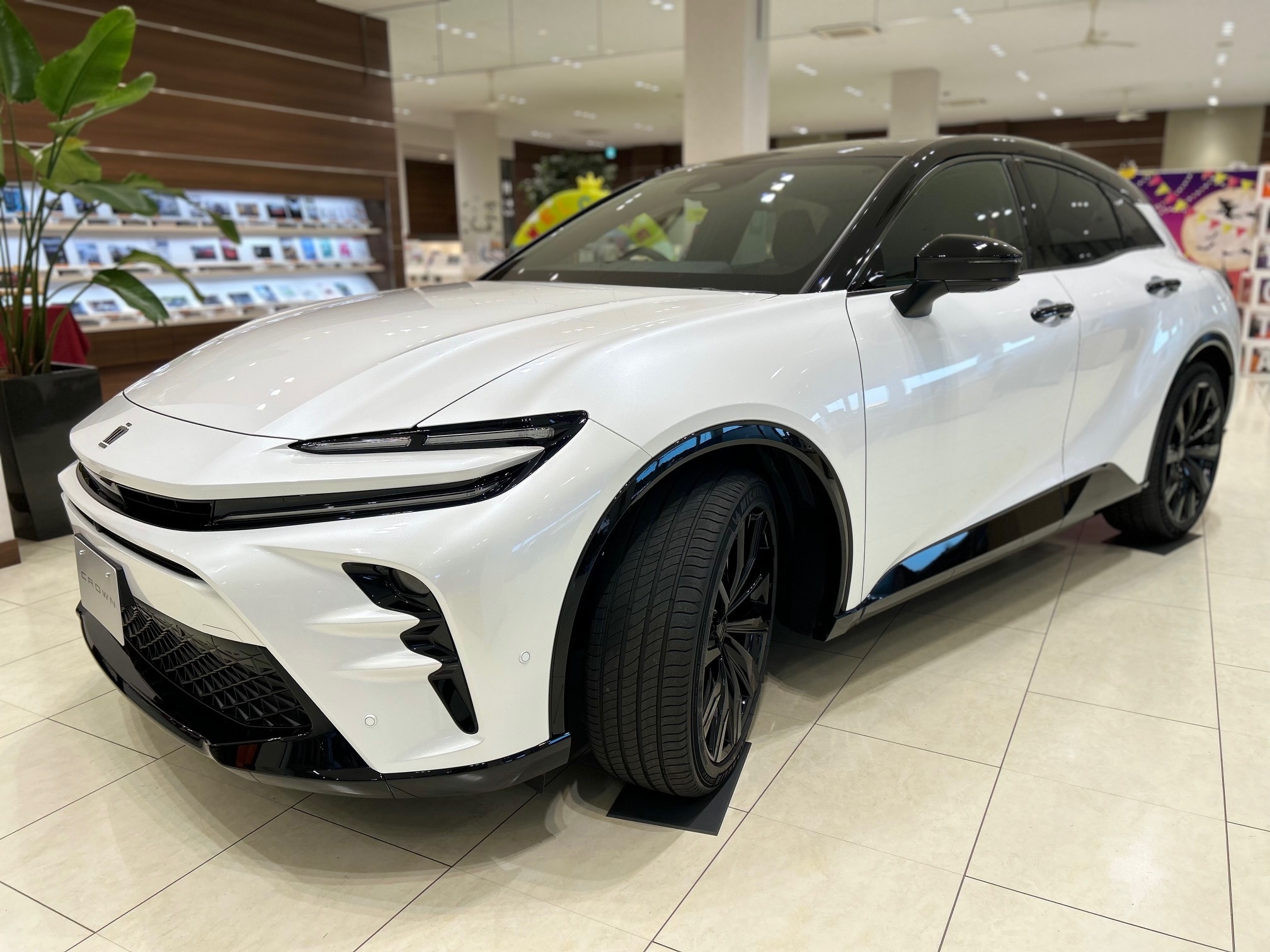 👑クラウンスポーツ👑カタログ・展示車ご用意ございます✨