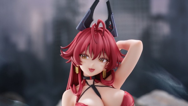 セクシーな膝立ちポーズ…！『勝利の女神：NIKKE』より「レッドフード