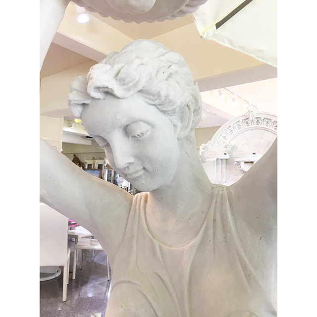 Stone Figure - White / 石像 ホワイト ｜水盤を持ち上げる女神｜IB