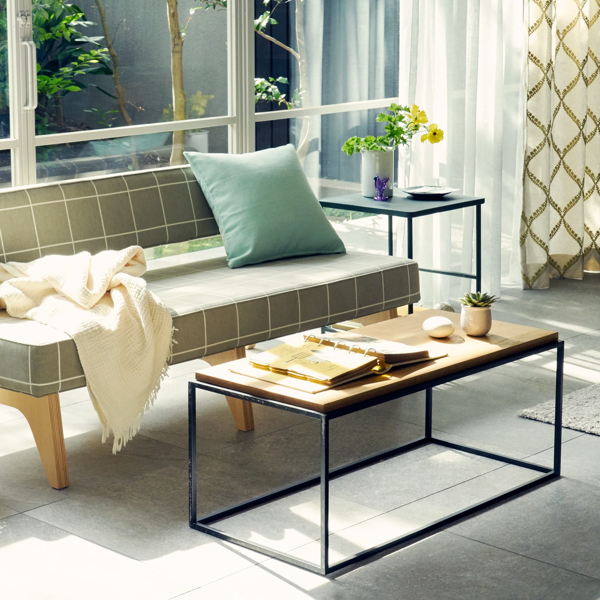 受注生産品】FRAME TABLE 900 Walnut Top｜ローテーブル｜IDEE SHOP Online