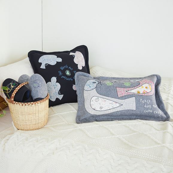 ☆POOL Whisper Bird Liberty パッチワーククッション 35×55cm角