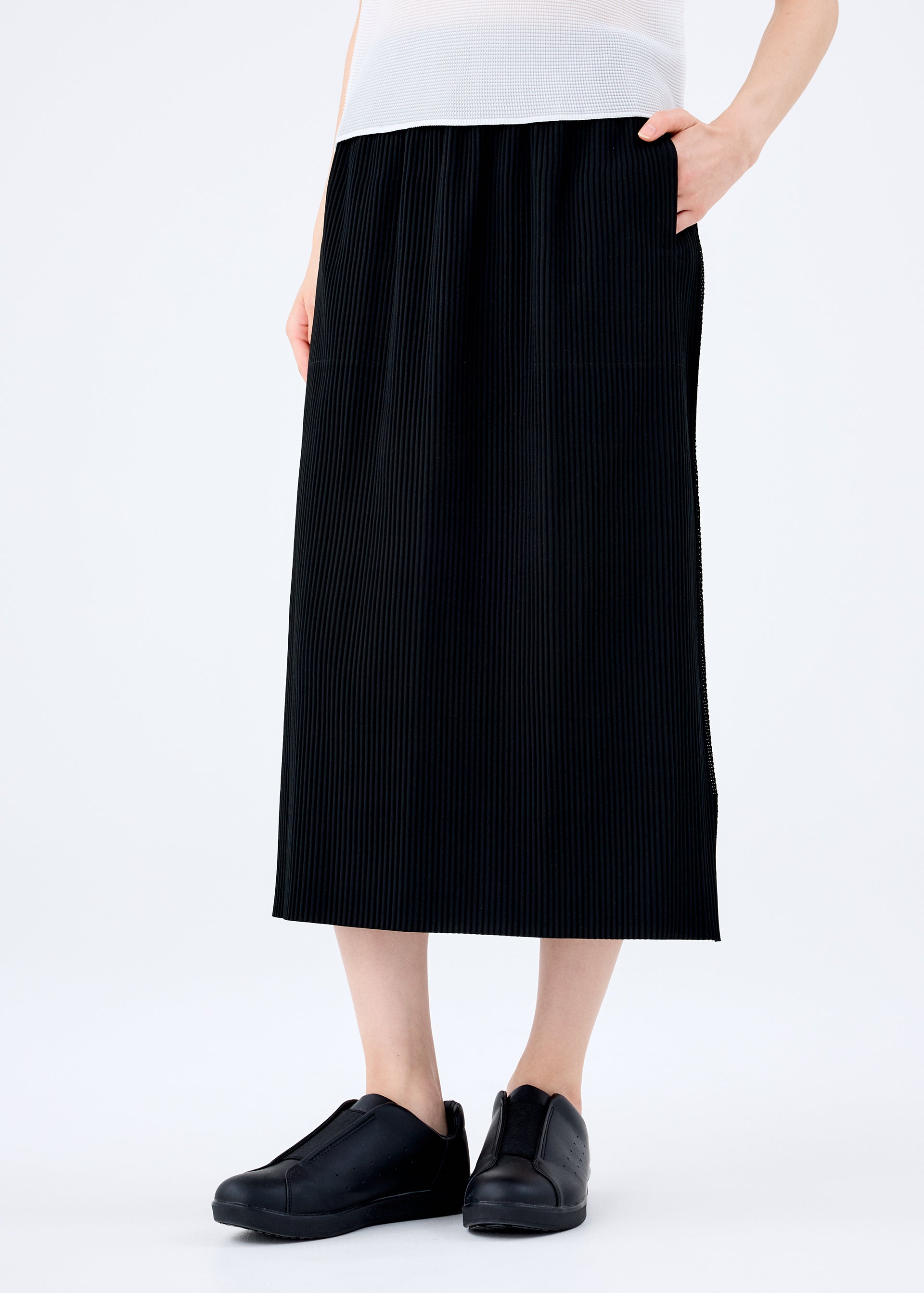 FINE KNIT PLEATS BLACK – isseymiyake.com