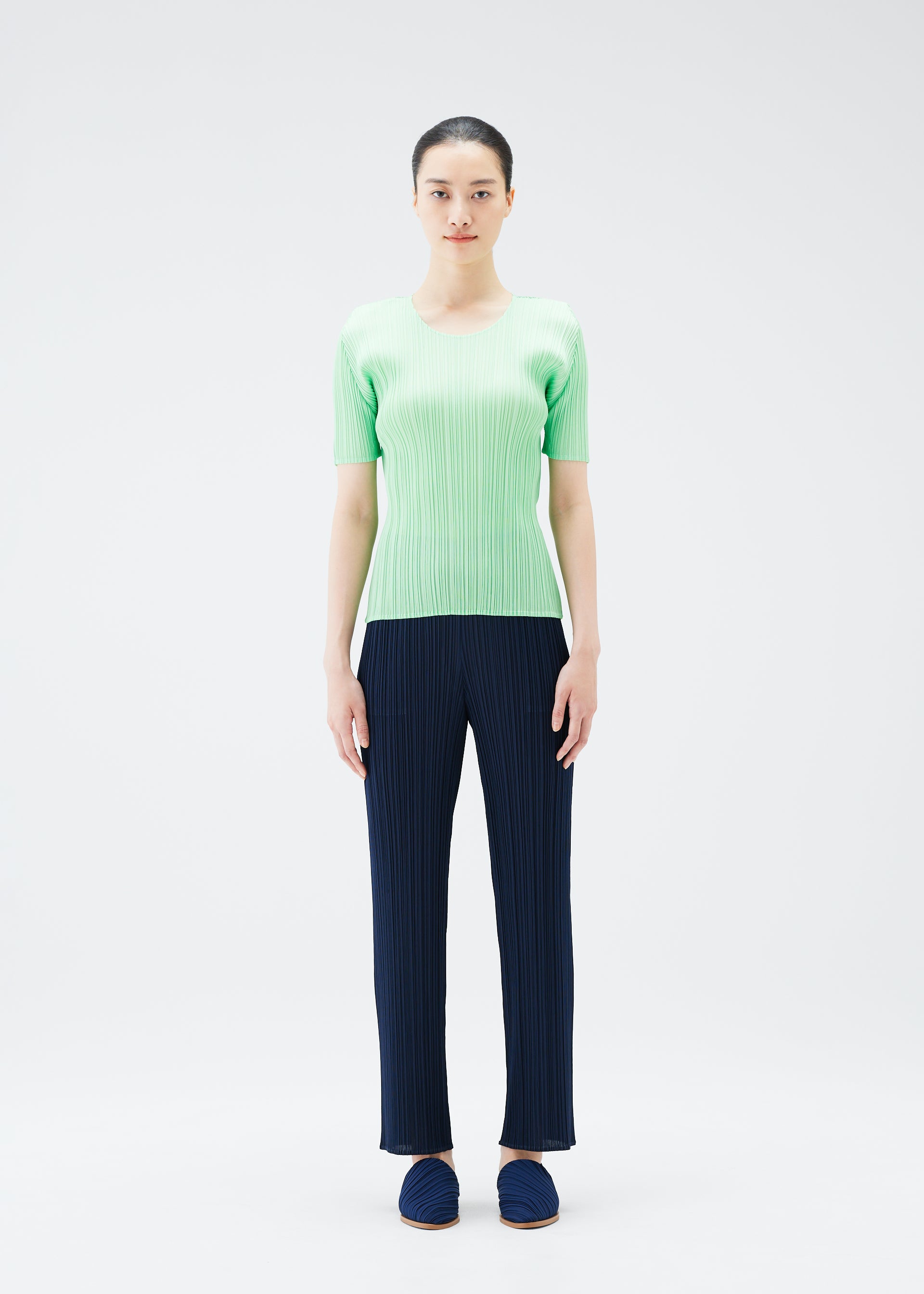 NEW COLORFUL BASICS 4 – isseymiyake.com