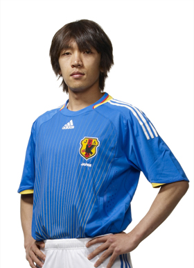 俊輔も満足！サッカー日本代表「新ユニフォーム」発売 アディダス: J