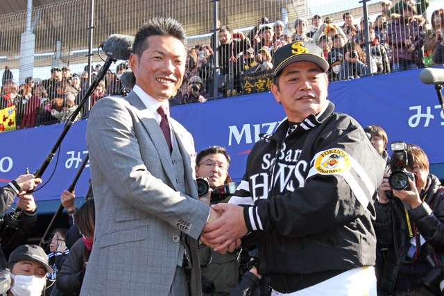 小久保裕紀侍ジャパン代表監督、キャンプ初日はホークスとジャイアンツ