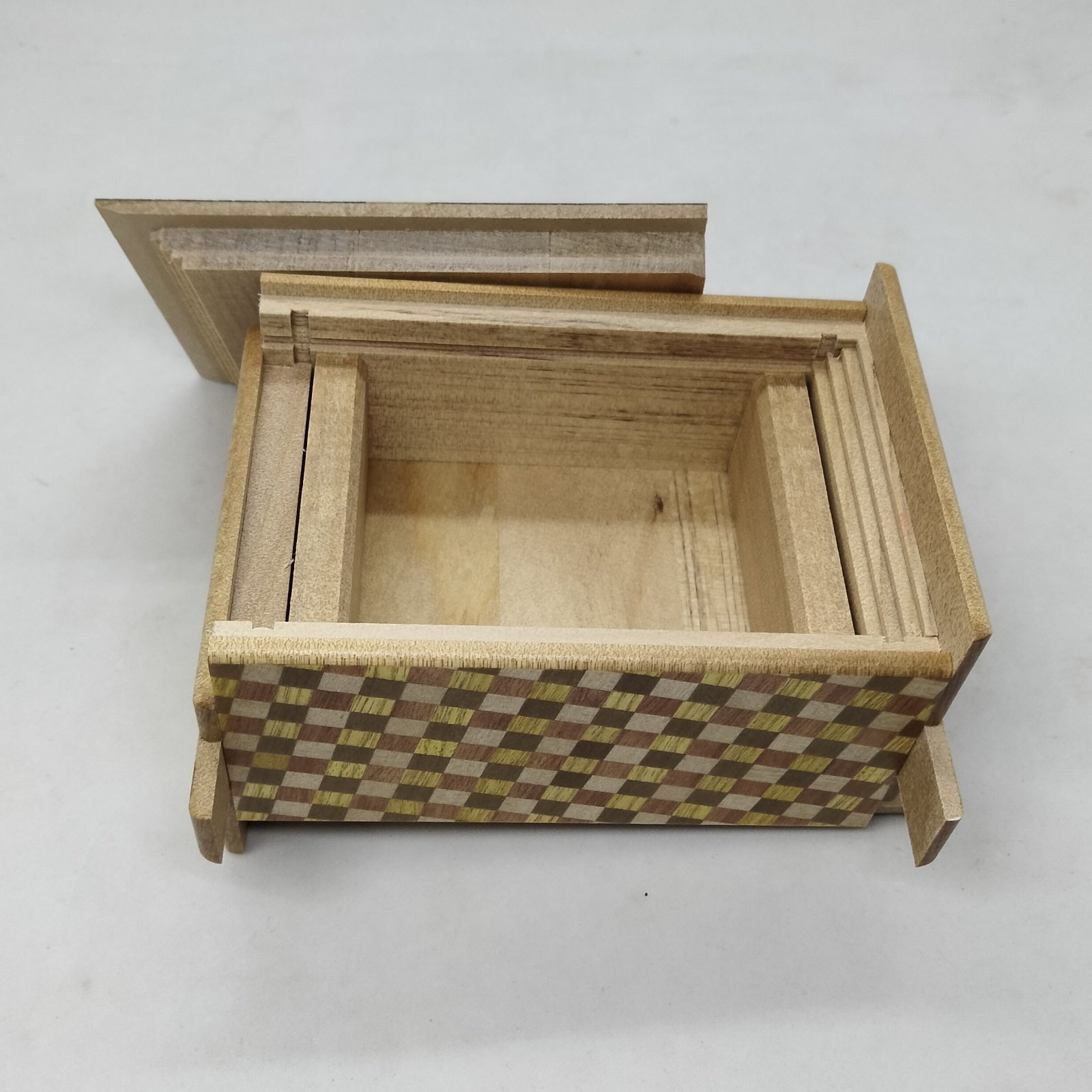 27 steps Random-grain/ichimatsu 4 sun Japanese puzzle box Himitsu