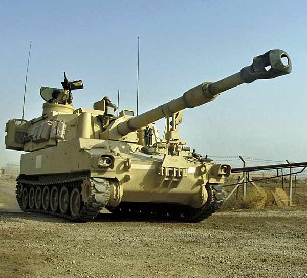 M109A6パラディン155ミリ自走りゅう弾砲 M…：アメリカ陸軍