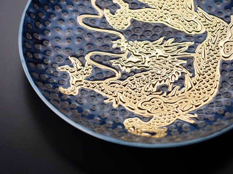 漆黒に映える黄金の龍！飾り絵皿 天目金彩龍図 - JTOPIA