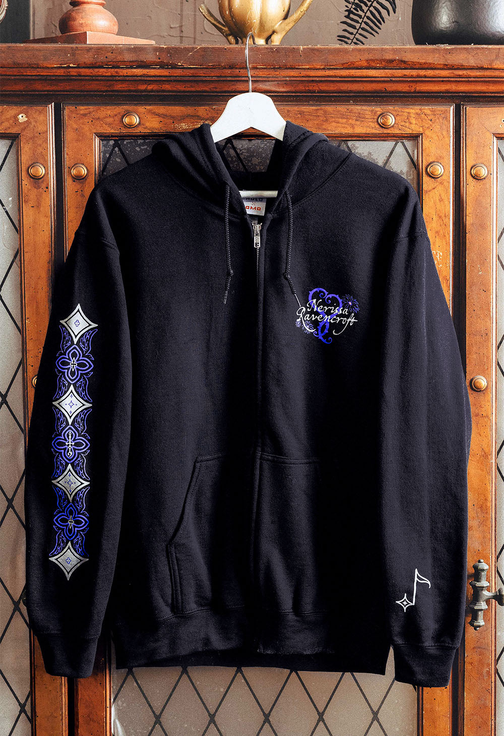 NERISSA RAVENCROFT Zip-Hoodie – OMOCAT