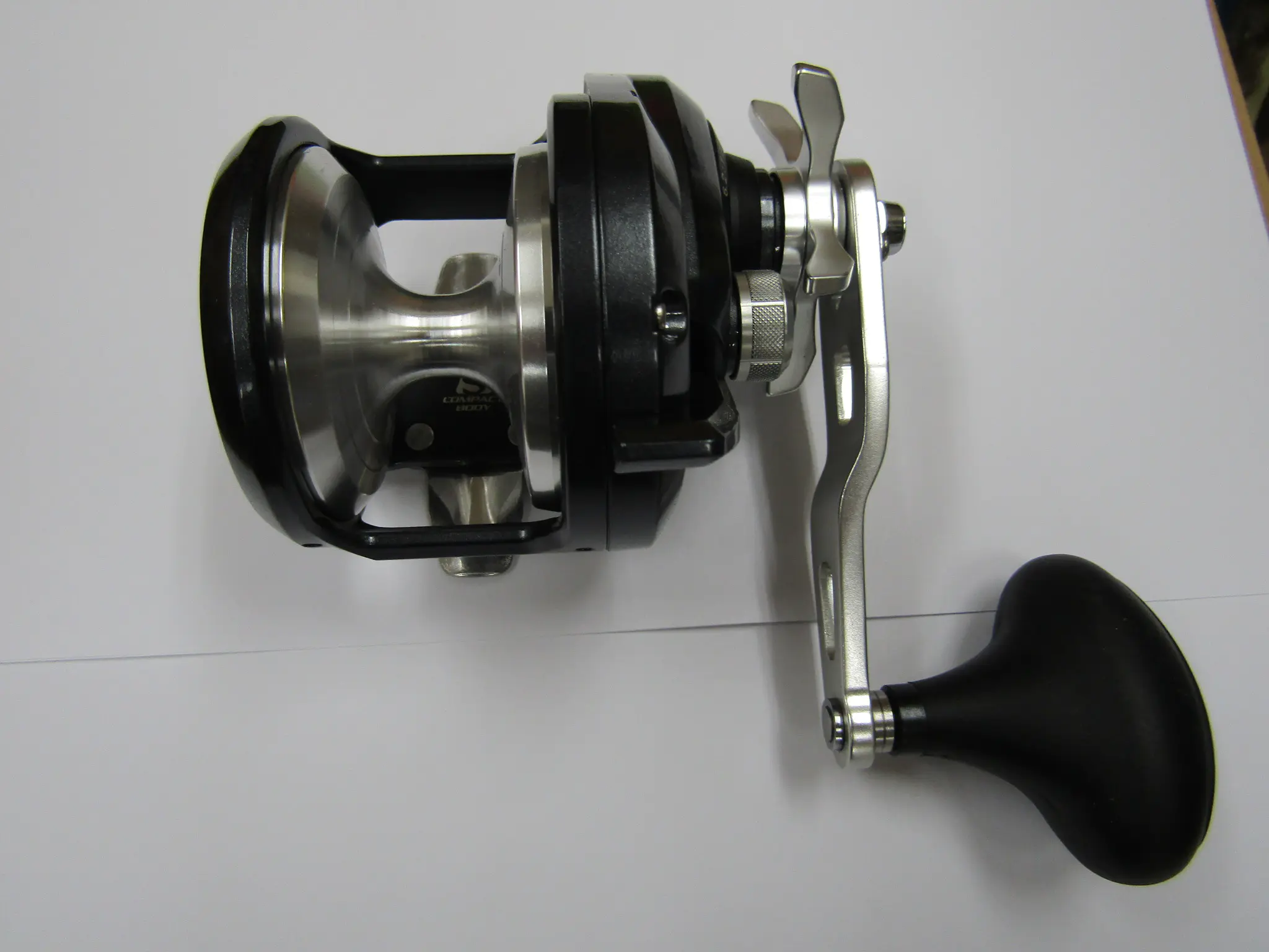 期間限定値下げ トリウム 2000HG リール 右ハンドル シマノ トリウム