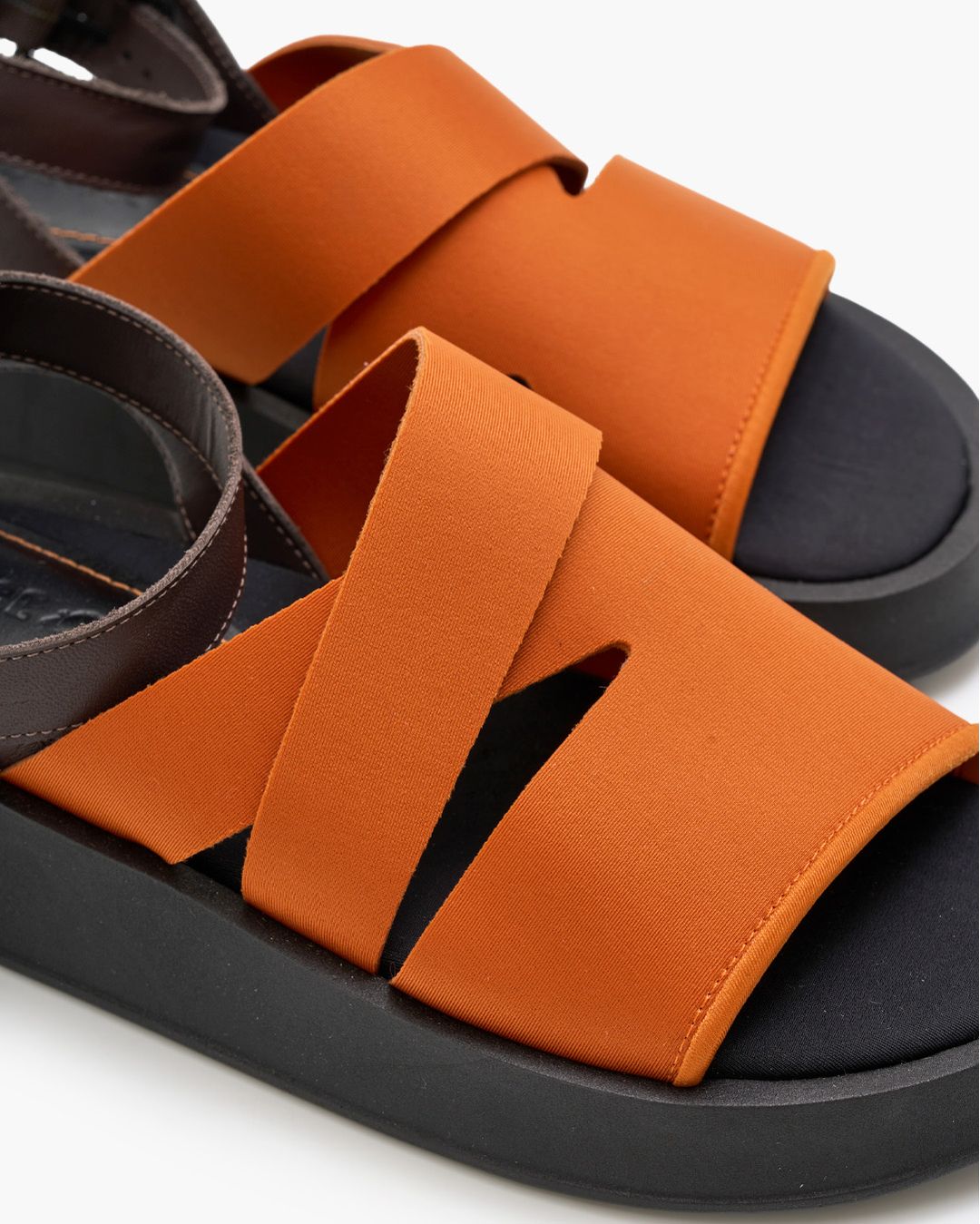 Outer. Zoe Laranja - Outer Shoes