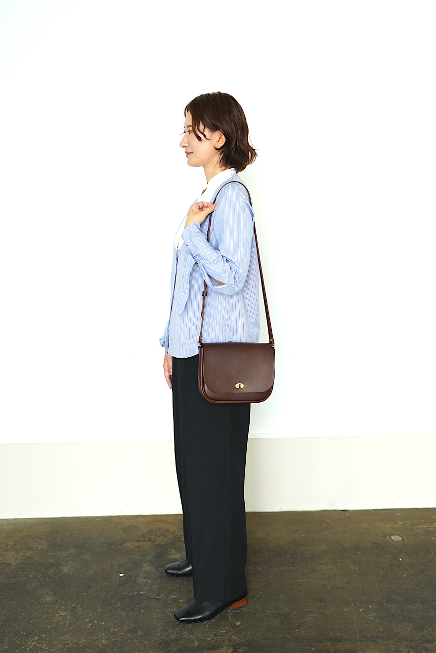 Clasp-H shoulder bag