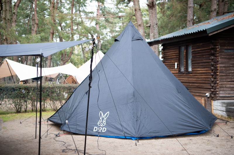 ウサギのロゴが可愛いDODのビッグワンポールテント | キャンプ情報