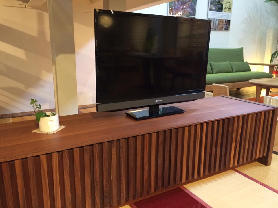 和にも洋にもキマるモーダエンカーサのTVボード【kyoto