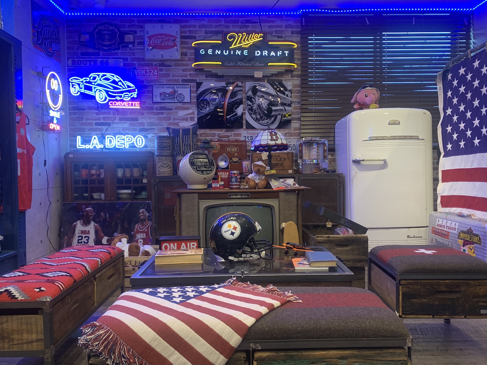 アメリカンヴィンテージ・アンティーク家具ショップ【L.A.DEPO】エル