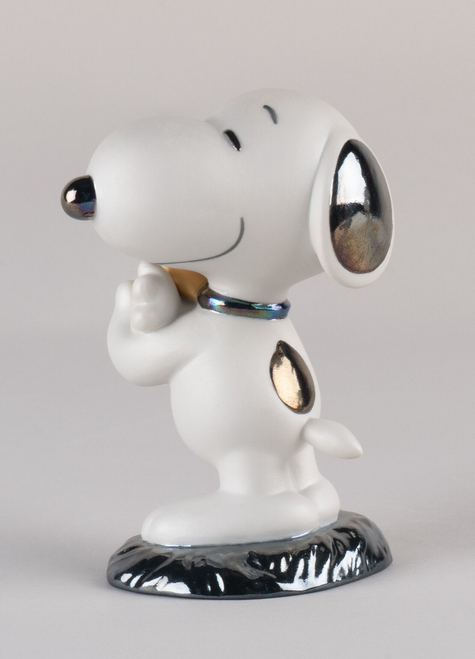 Snoopy™ Figurine | Lladró® Europe