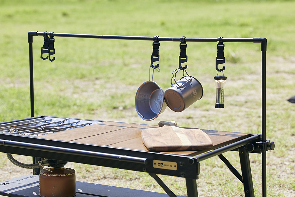 ロースタイルキャンパーにピッタリ！カスタム自在な多機能テーブルが再