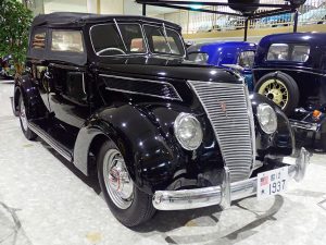 この年フォードで一番お洒落な車 / フォード V8 デラックス フェートン