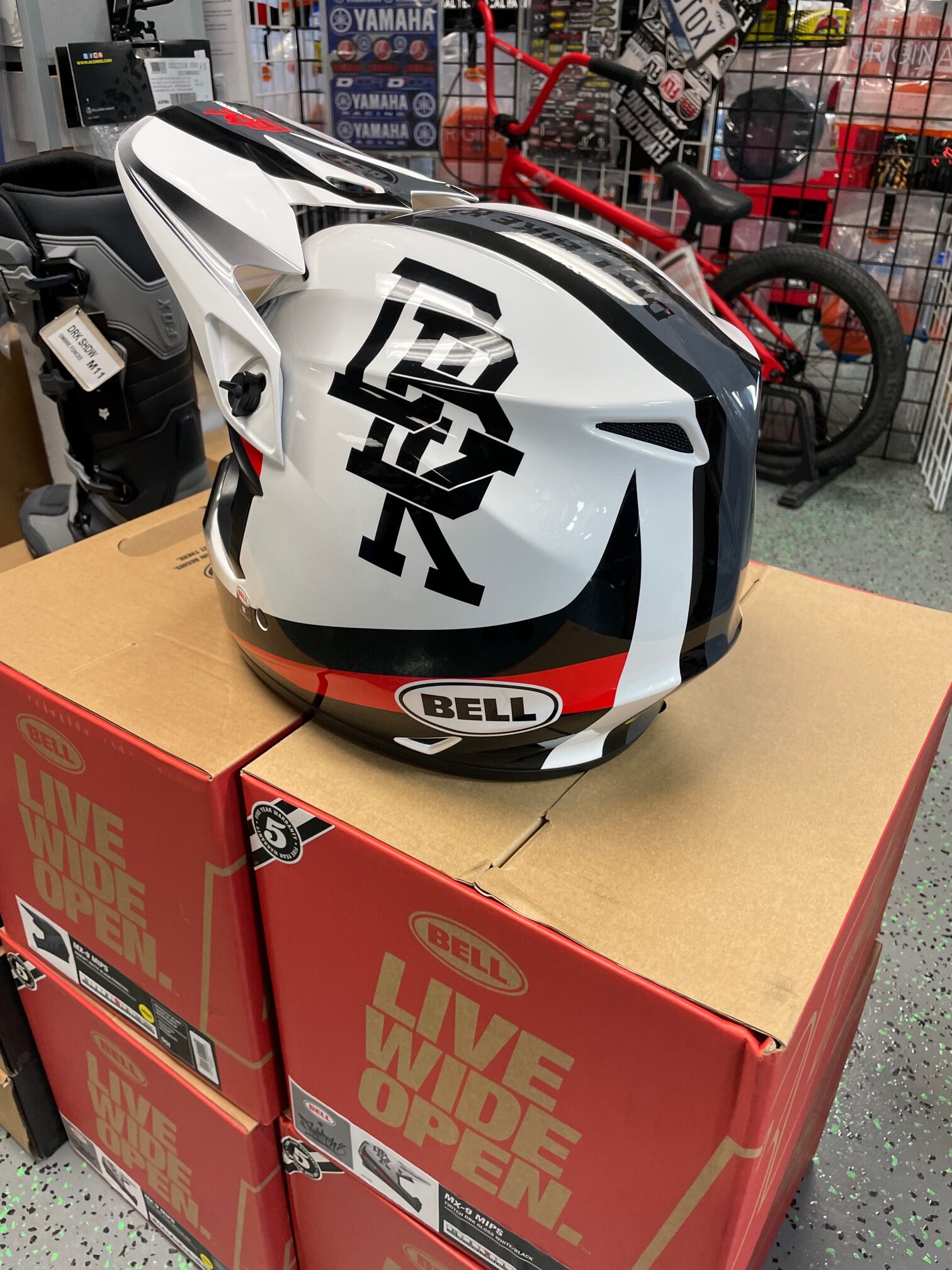 Bell MX-9 MIPS Adult Mx Helmet - Twitch DBK Blk/Wh - Motoxtremes
