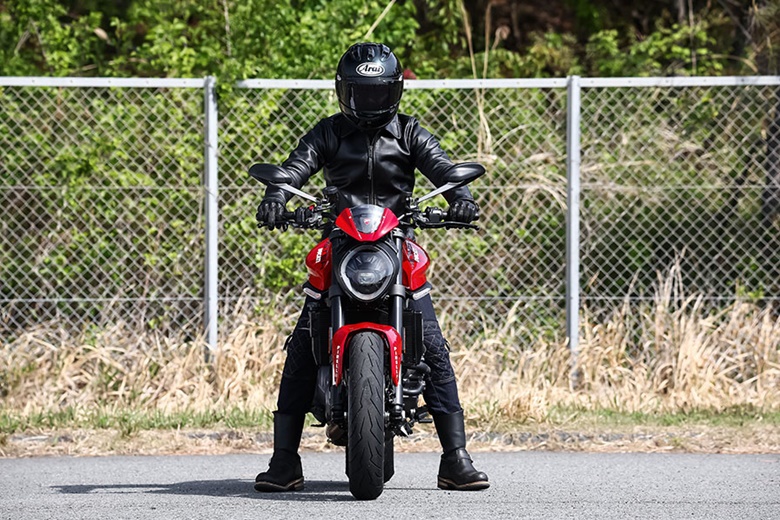 Ducati Monster+】ドゥカティ“らしさ”を失わず、 誰もが楽しめる