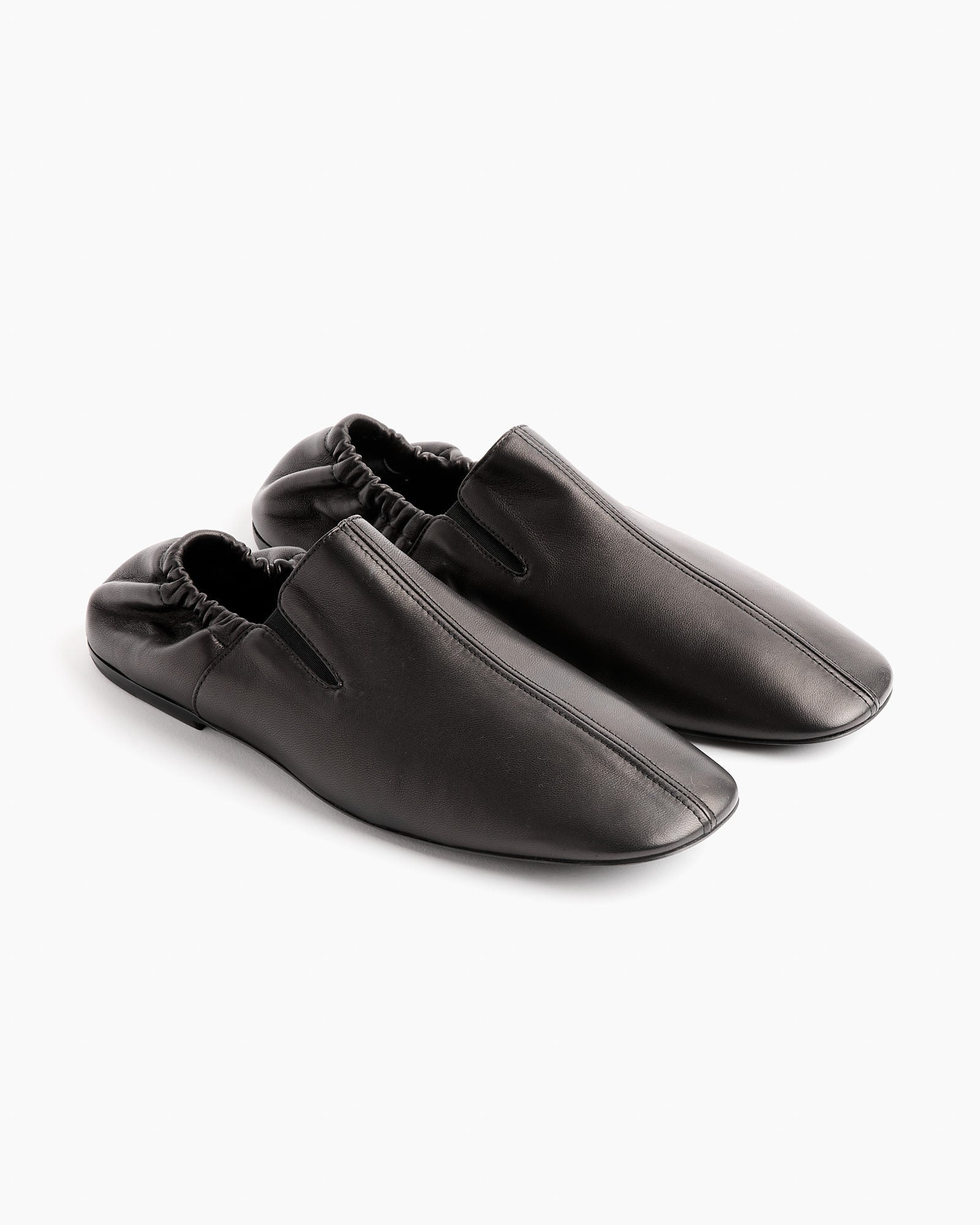 Leather Slippers in Black