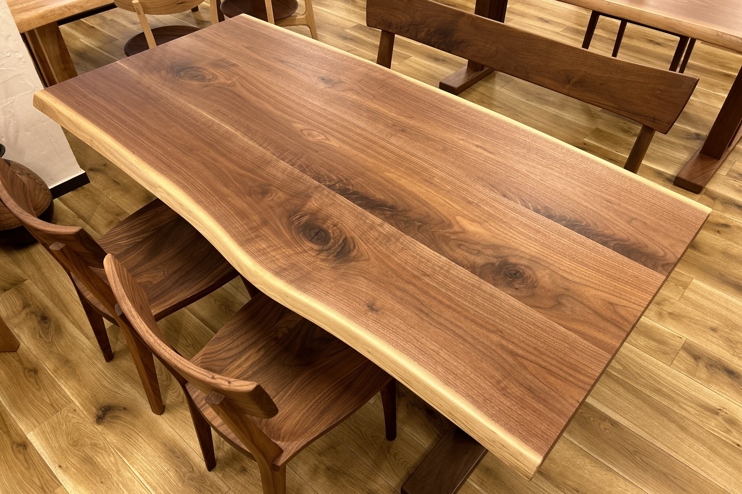 売約済み】ブラックウォールナット 耳付き三枚接ぎ無垢テーブル W1800