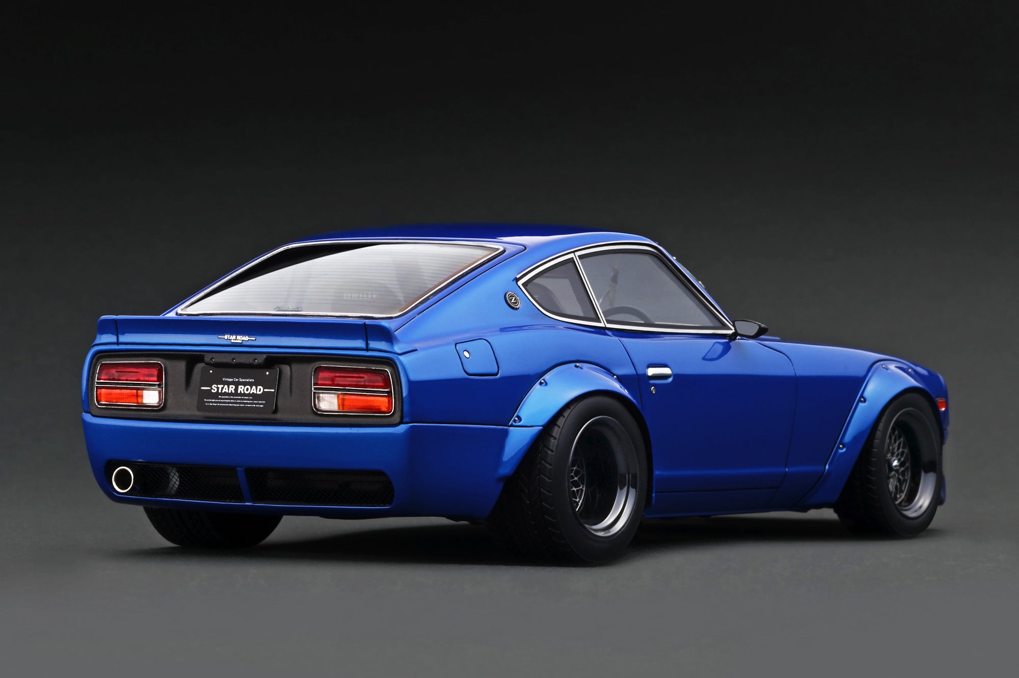 ignitionmodel 1/18 ニッサン フェアレディZ S30 Ignition Model 1:18