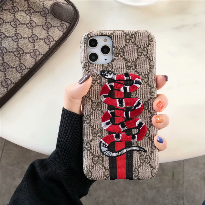 アイフォン15/15pro/14カバー グッチ 蛇 蜂 iphone13/13pro ケース