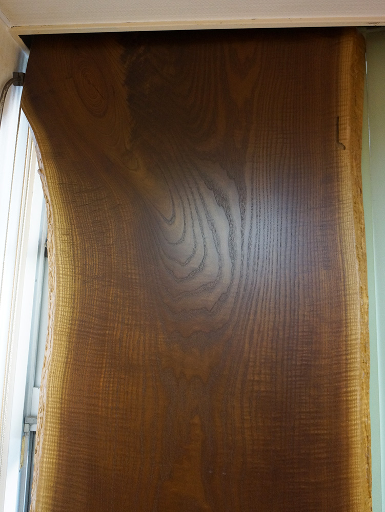 天然木 東京 新宿 東五軒町店展示 木肌（きはだ・キハダ）材 一枚板