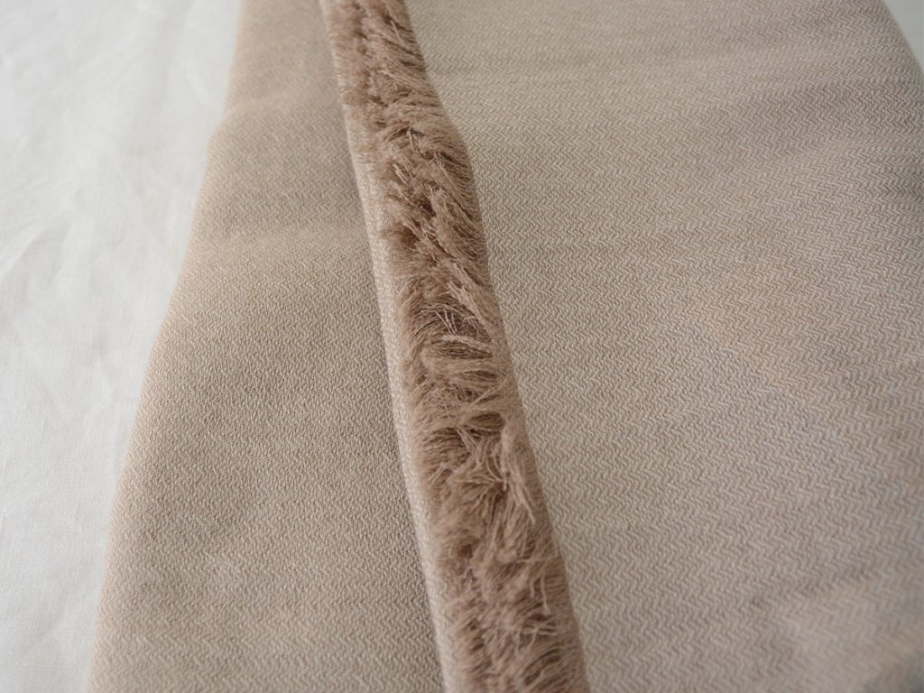 Alonpi, Cashmere Stole Tate - Beige - MAKIE