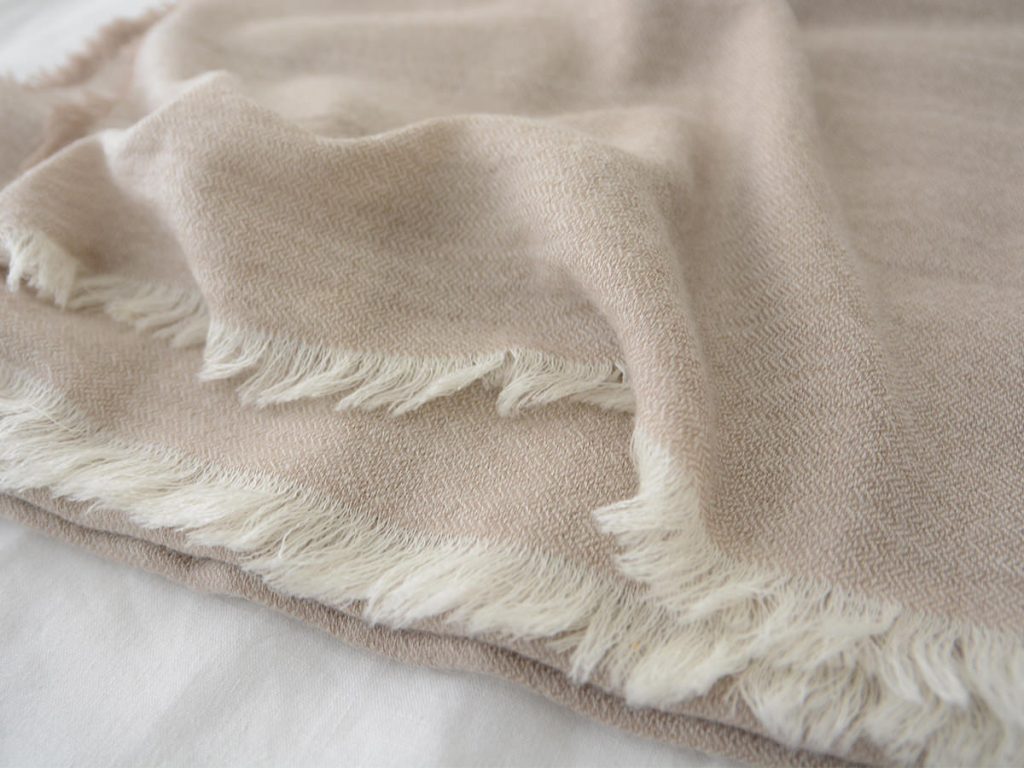 Alonpi, Cashmere Stole Tate - Beige - MAKIE
