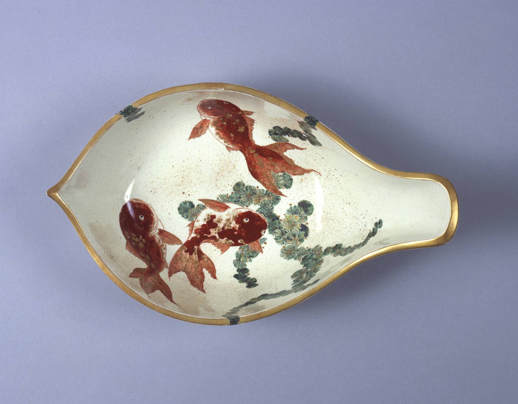 色絵金魚文蓮花形鉢 – 兵庫陶芸美術館 収蔵品データベース