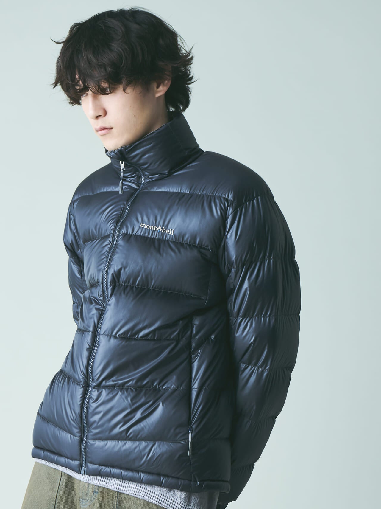 大人気「モンベル」黒ダウンをオシャレな人はどう着こなす？6人の差が