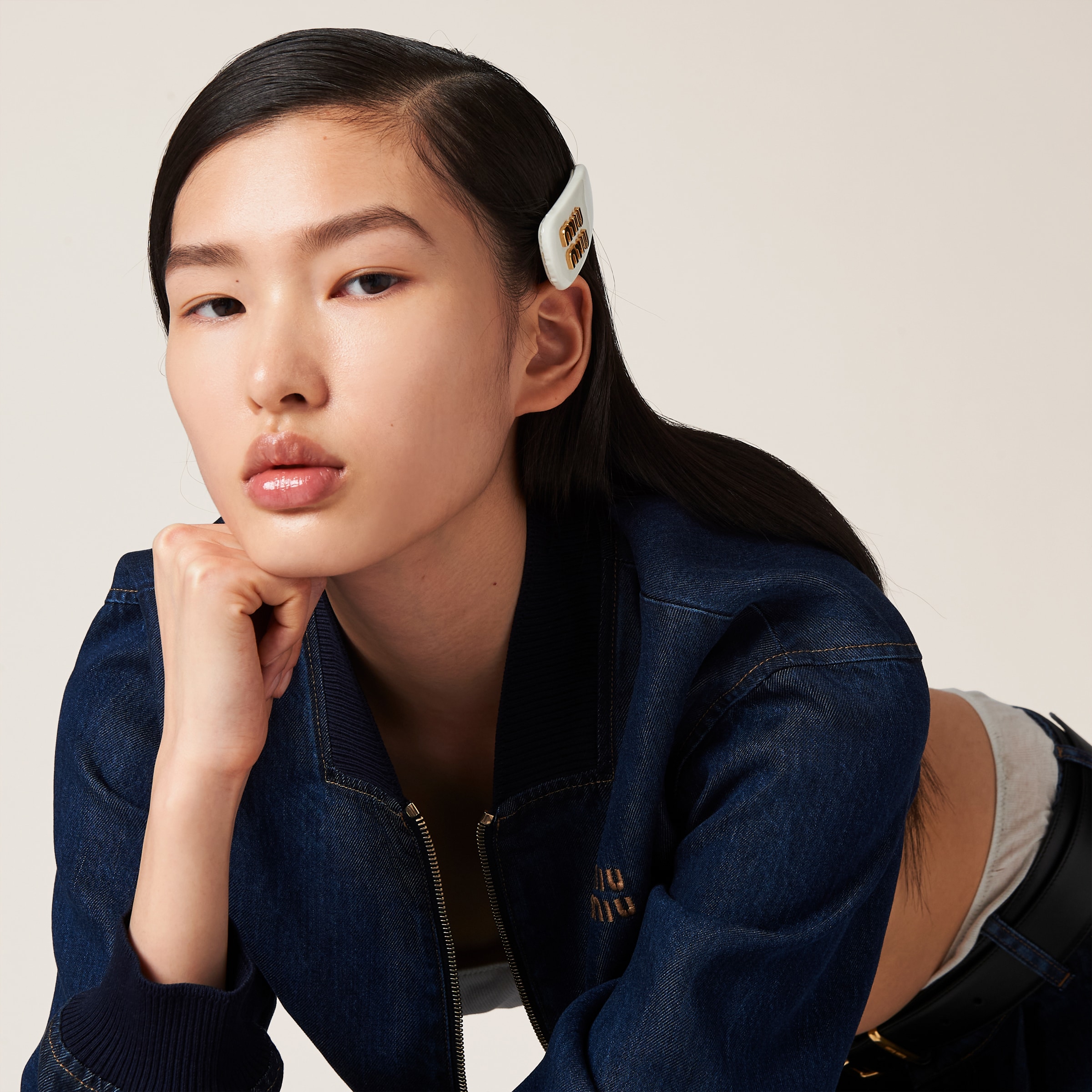 ホワイト パテントレザー ヘアクリップ | Miu Miu