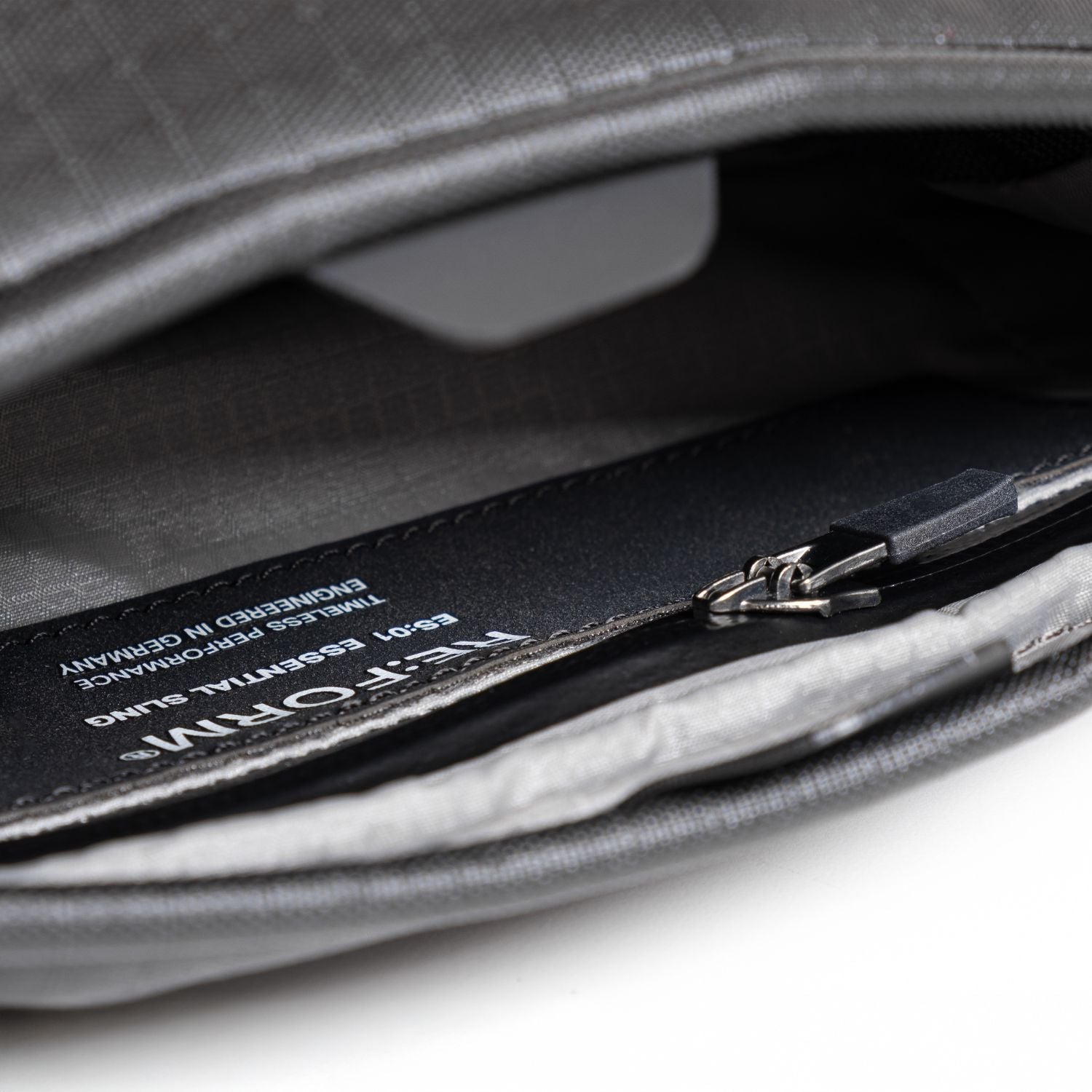 Re:Form ES:01 Essential Sling 1.2 L – Mukama